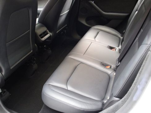 Used 2023 Tesla Model Y Long Range image 23