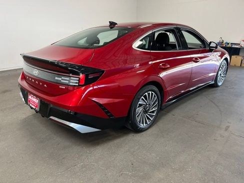 Used 2025 Hyundai Sonata SEL FWD image 3