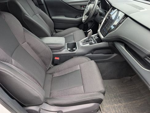 Used 2025 Subaru Outback Premium AWD/4WD image 10
