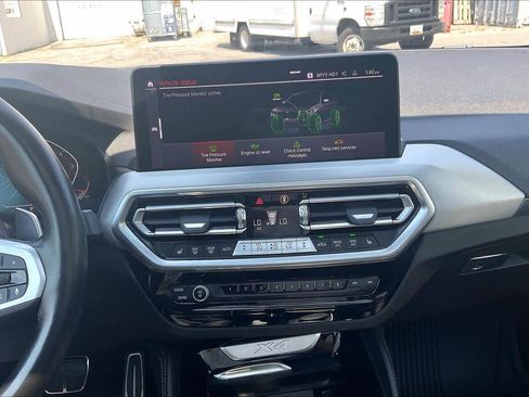 Used 2023 BMW X4 xDrive30i w/ M Sport Package AWD/4WD image 6