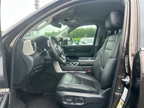 Used 2023 Toyota Tundra Limited AWD/4WD image 16