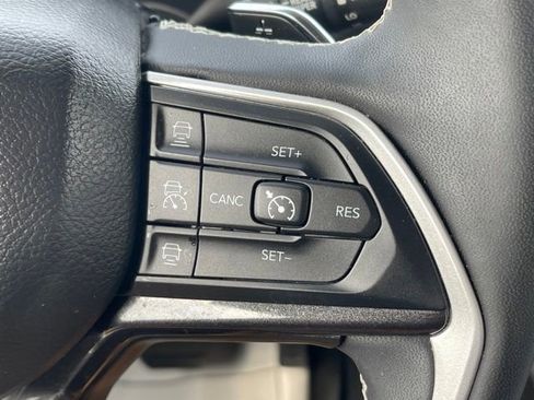 Used 2023 Jeep Grand Cherokee L Laredo w/ Luxury Tech Group I AWD/4WD image 7