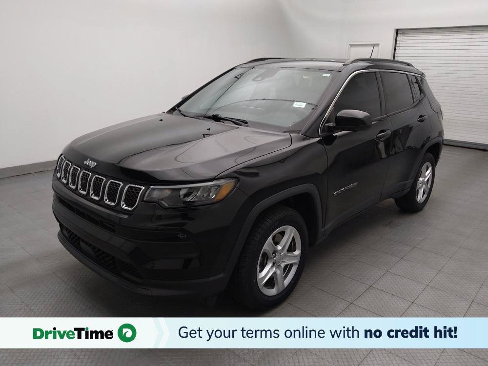 Used 2023 Jeep Compass Latitude w/ Convenience Group AWD/4WD image 1