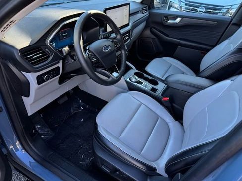 Used 2023 Ford Escape Platinum image 20