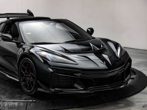 Used 2026 Chevrolet Corvette ZR1 w/ ZR1 Carbon Fiber Aero Package RWD image 36