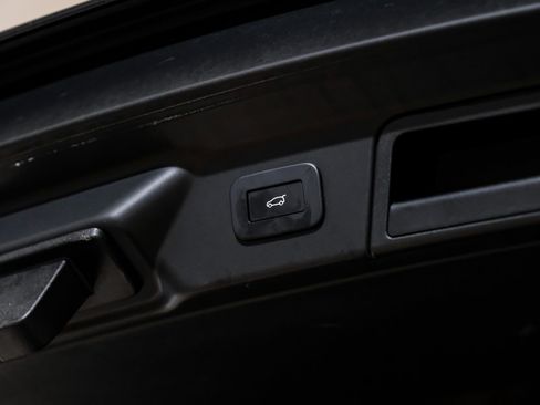 Used 2024 Land Rover Range Rover Velar Dynamic SE image 59