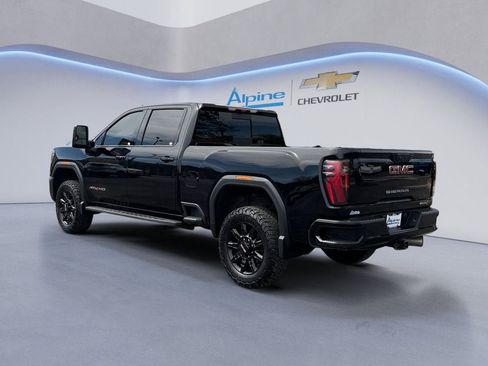 Used 2024 GMC Sierra 2500 AT4 w/ AT4 Premium Plus Package AWD/4WD image 3