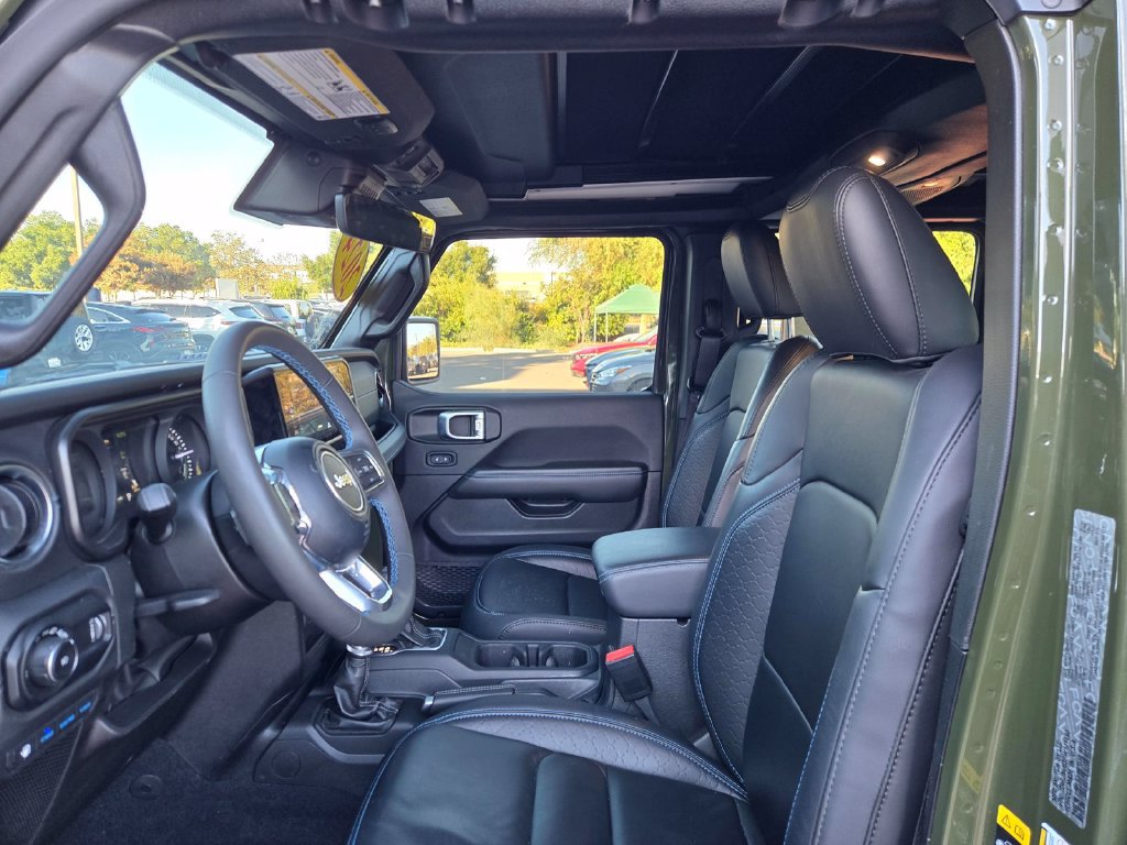 Used 2024 Jeep Wrangler High Altitude AWD/4WD image 31