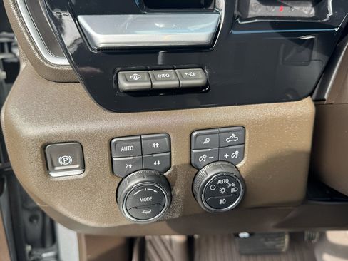 Used 2024 Chevrolet Silverado 1500 LTZ w/ LTZ Premium Package image 25