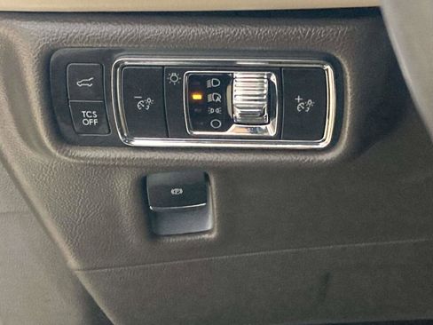 Certified 2021 Lincoln Nautilus Standard w/ Equipment Group 101A image 29