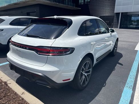 Certified 2026 Porsche Macan AWD/4WD image 3