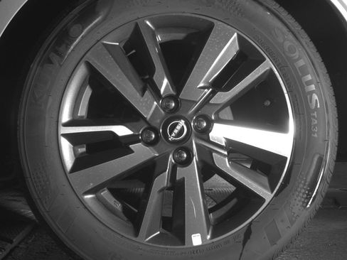 Used 2025 Nissan Versa SV FWD image 14