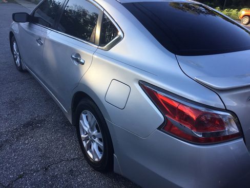 Used 2014 Nissan Altima 2.5 S w/ Sport Value Package image 9