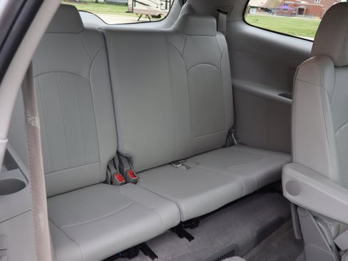 Used 2017 Buick Enclave Premium w/ Experience Buick Package FWD image 12
