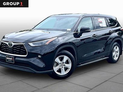 Used 2022 Toyota Highlander LE