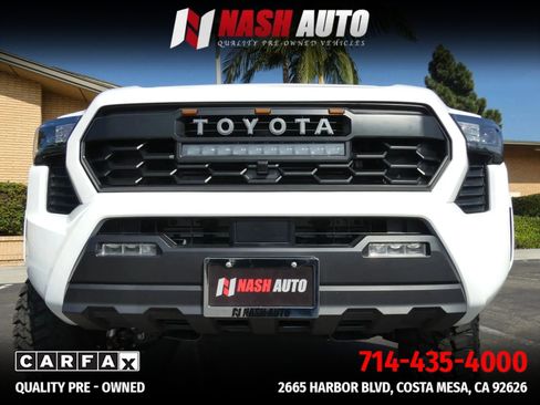 Used 2025 Toyota Tacoma TRD Sport AWD/4WD image 17