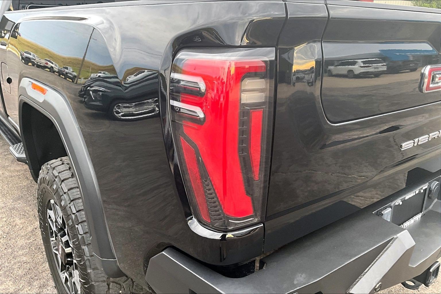 Used 2024 GMC Sierra 2500 AT4X AWD/4WD image 33