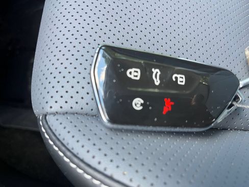 Used 2026 Volkswagen Tiguan SE FWD image 27