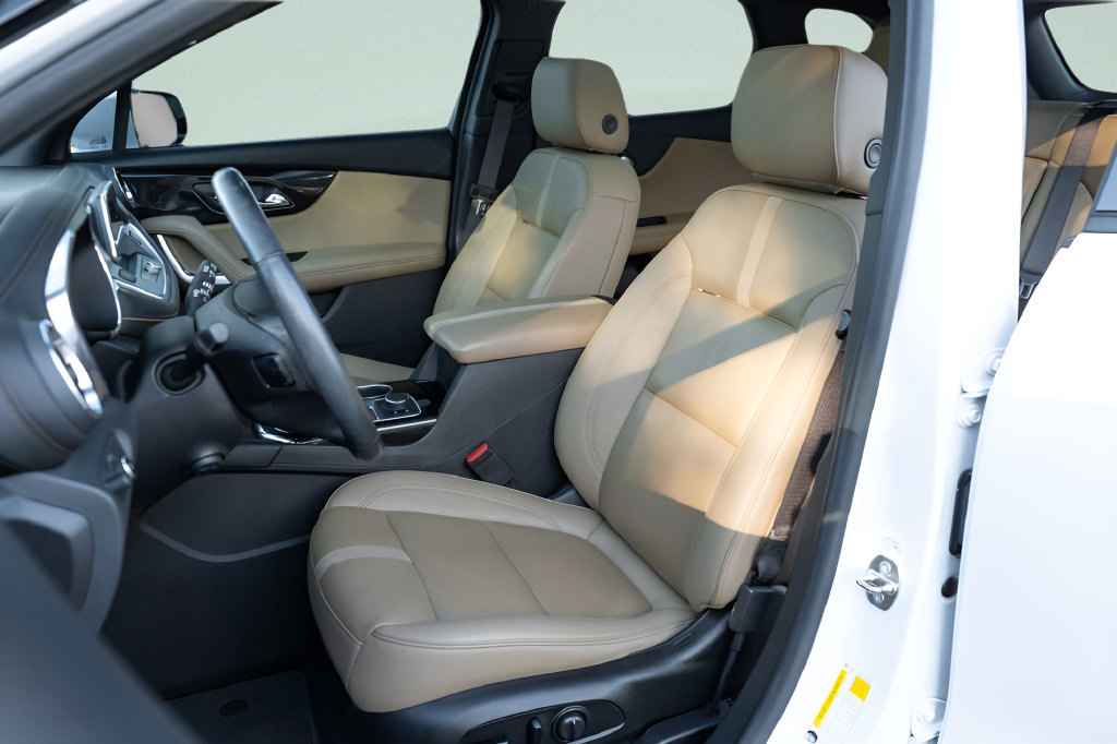 Used 2021 Chevrolet Blazer Premier w/ Driver Confidence II Package FWD image 16