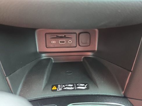 Used 2024 Chevrolet Equinox Premier FWD image 23