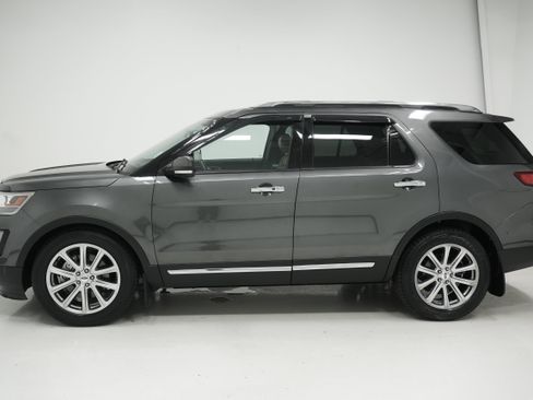 Used 2017 Ford Explorer Limited FWD image 7