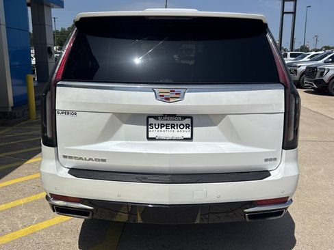 Used 2023 Cadillac Escalade Premium Luxury Platinum AWD/4WD image 4
