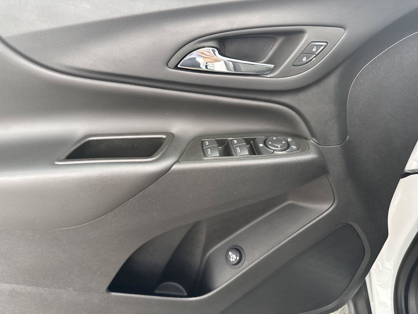 Used 2023 Chevrolet Equinox LT FWD image 19