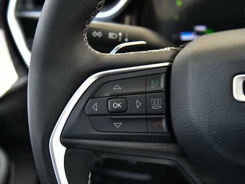 Used 2023 Jeep Grand Cherokee 4WD 4xe image 35