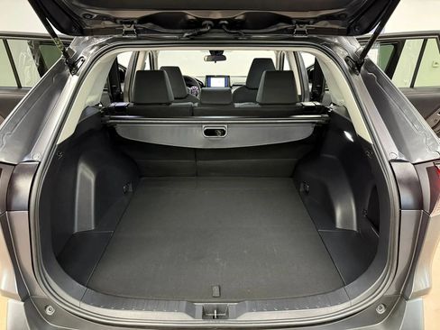 Used 2022 Toyota RAV4 LE AWD/4WD image 13