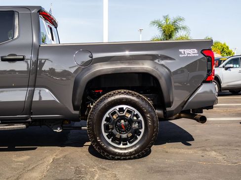 Used 2026 Toyota Tacoma TRD Off-Road w/ TRD Off Road Upgrade Package AWD/4WD image 6