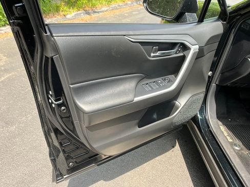 Used 2020 Toyota RAV4 XLE Premium AWD/4WD image 11