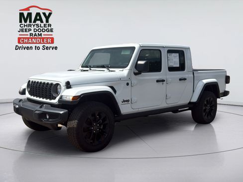 Certified 2025 Jeep Gladiator Sport AWD/4WD image 3