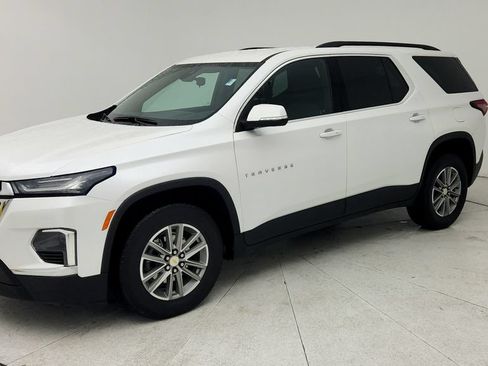 Certified 2023 Chevrolet Traverse LT FWD image 4