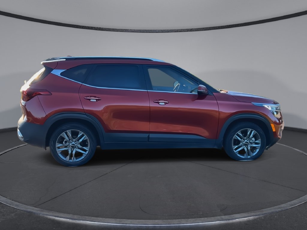Used 2023 Kia Seltos S w/ Navigation Package FWD image 9