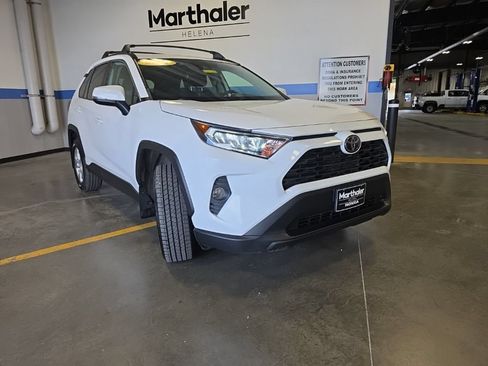 Used 2021 Toyota RAV4 XLE AWD/4WD image 3