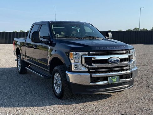 Used 2021 Ford F250 XL w/ STX Appearance Package AWD/4WD image 3