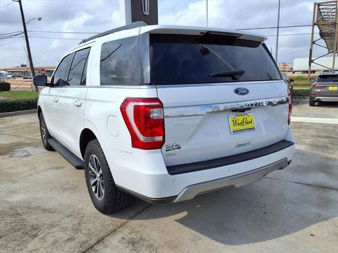 Used 2021 Ford Expedition XLT image 4