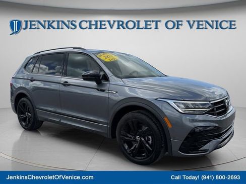 Used 2023 Volkswagen Tiguan SE R-Line FWD image 1