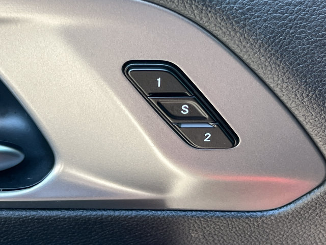 Used 2025 Chrysler Pacifica Select FWD image 17