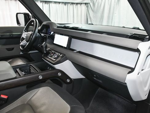 Used 2021 Land Rover Defender 110 X-Dynamic SE image 57