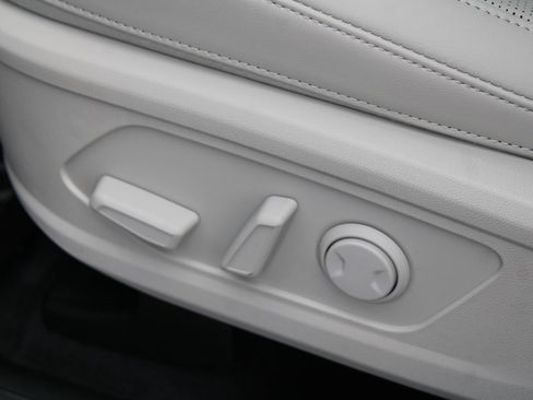 New 2026 Kia Sorento S w/ S Panoramic Sunroof Package FWD image 22
