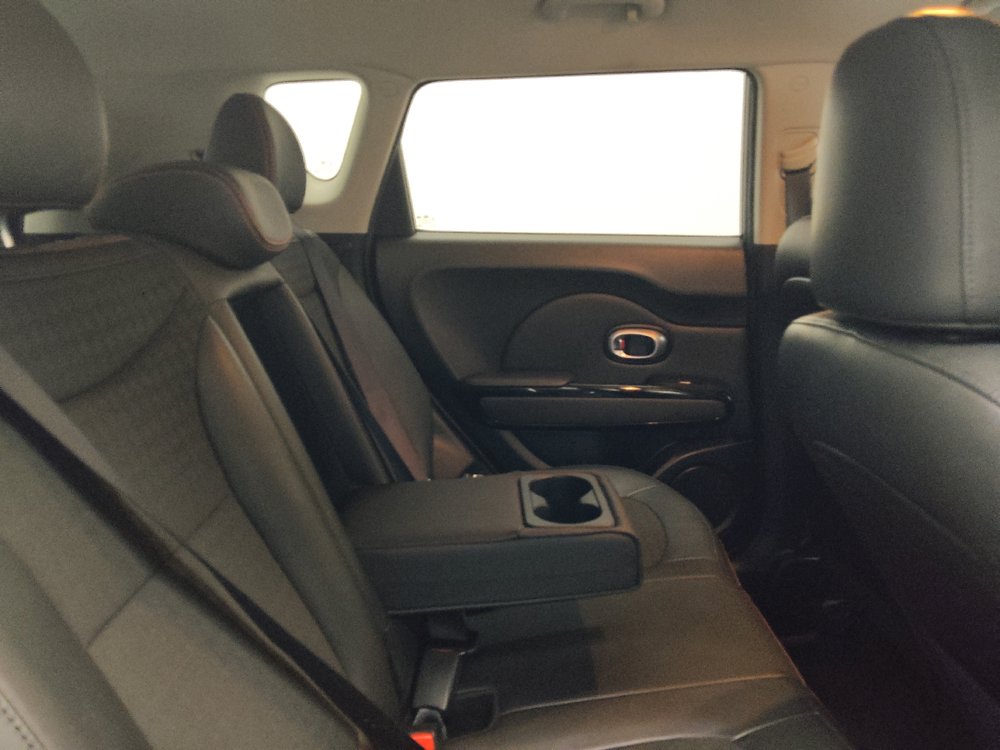 Used 2019 Kia Soul ! FWD image 19