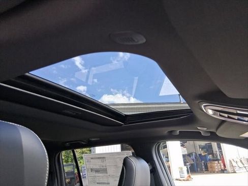 New 2025 Jeep Grand Cherokee Altitude image 34