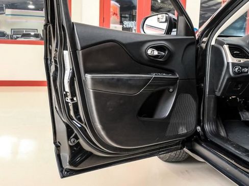 Used 2016 Jeep Cherokee Latitude image 38