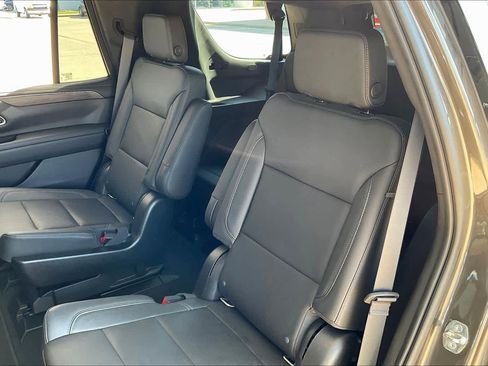 Used 2021 Chevrolet Tahoe LT w/ LT Signature Package image 21