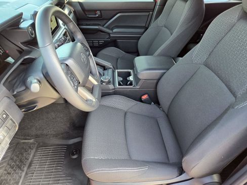Used 2025 Toyota 4Runner SR5 AWD/4WD image 15