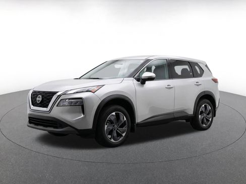 Used 2025 Nissan Rogue SV FWD image 3