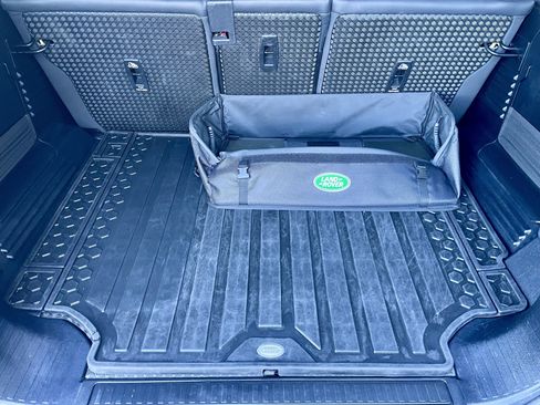 Used 2022 Land Rover Defender 110 S image 35