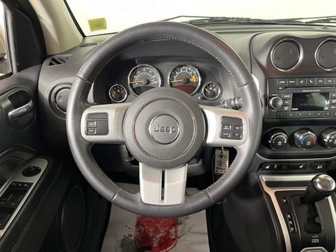 Used 2017 Jeep Compass Latitude AWD/4WD image 14