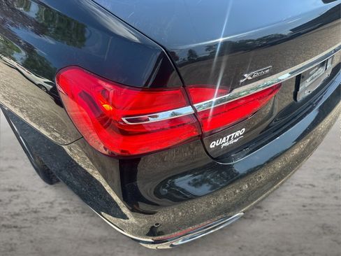 Used 2019 BMW 740i xDrive AWD/4WD image 21